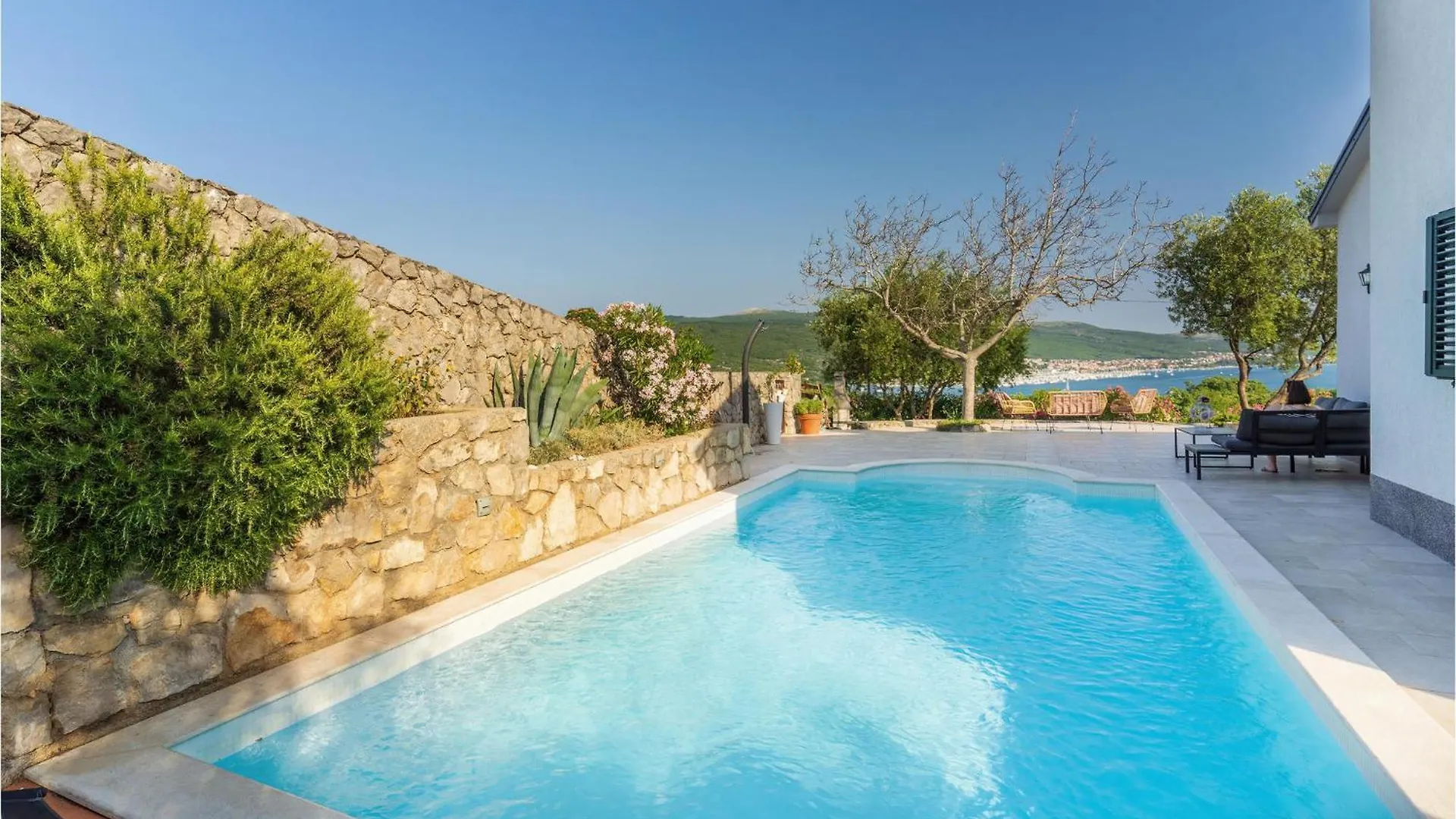 Nice Home In Kornic With House Sea View
